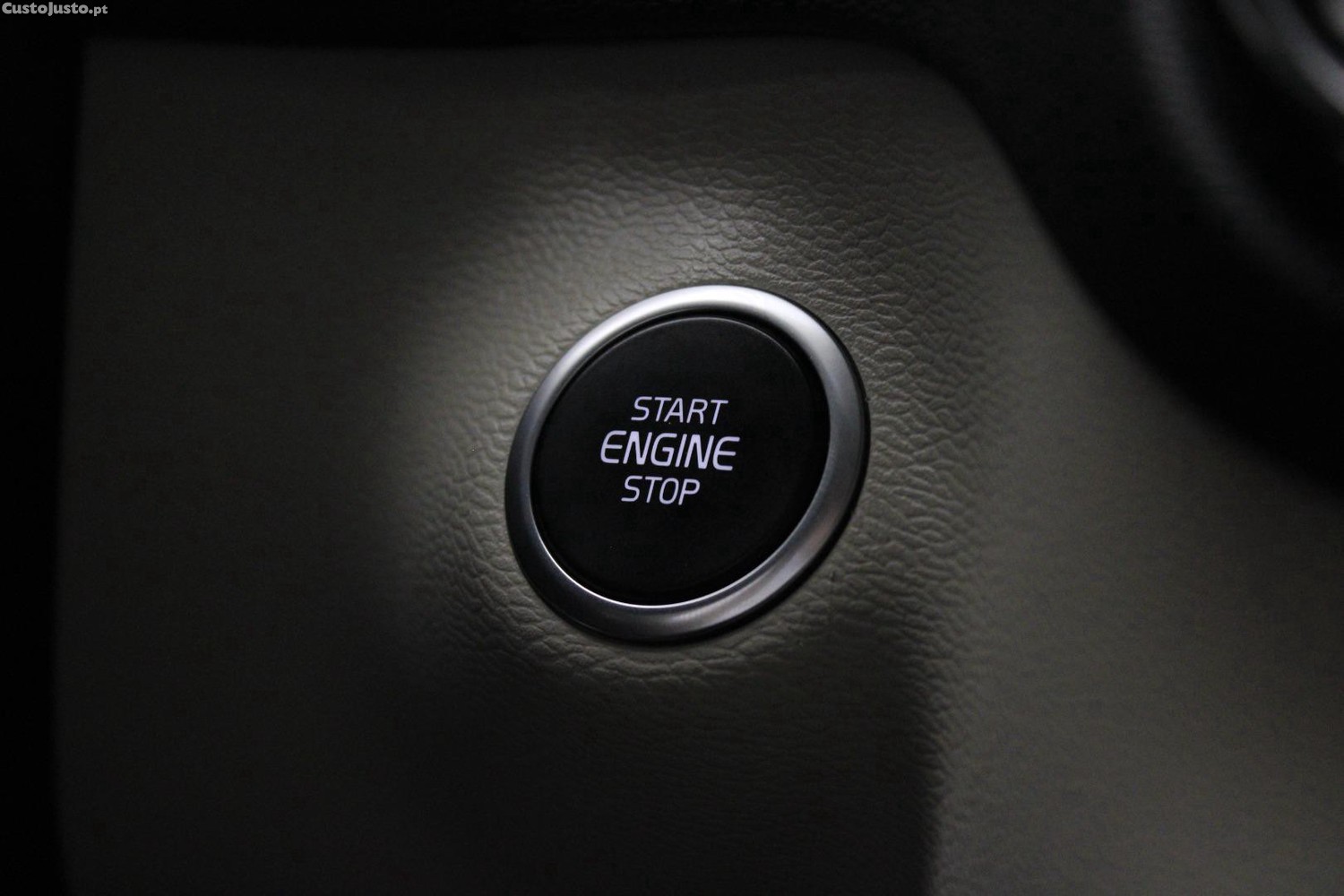 Volvo XC 40 2.0 D3 MOMENTUM PLUS GEARTRONIC (AUTO) — fotografia 27