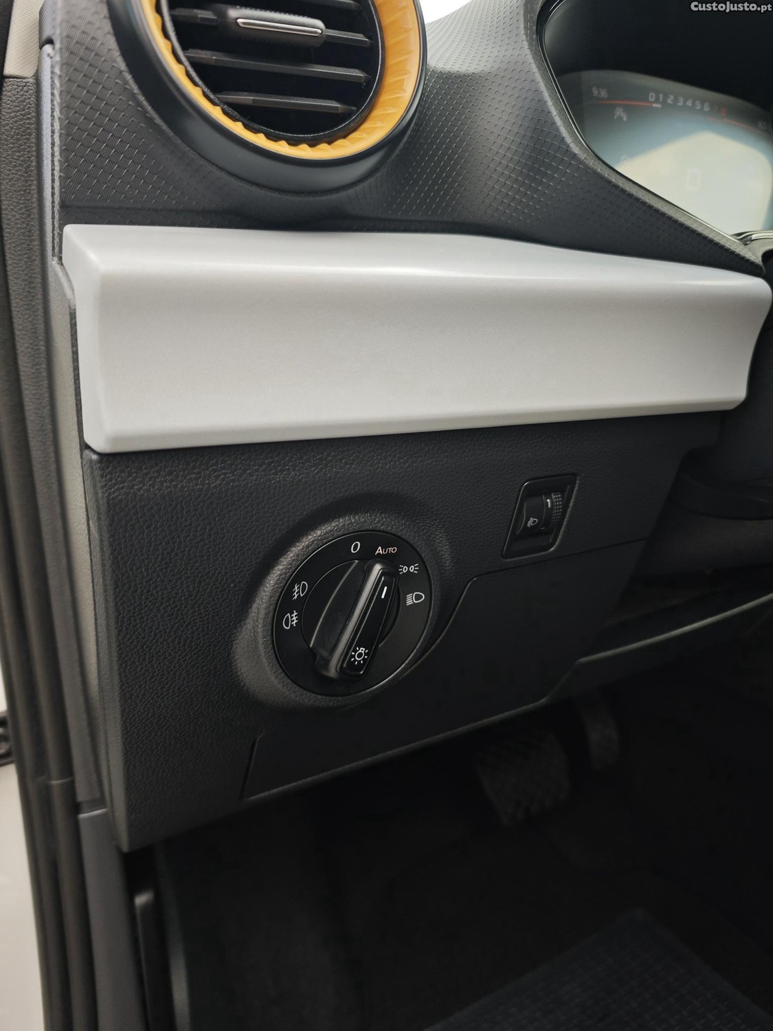 SEAT Arona TSI Style DSG — fotografia 7