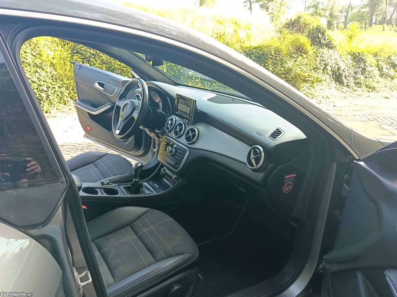 Mercedes-Benz CLA 180 Urban — fotografia 4