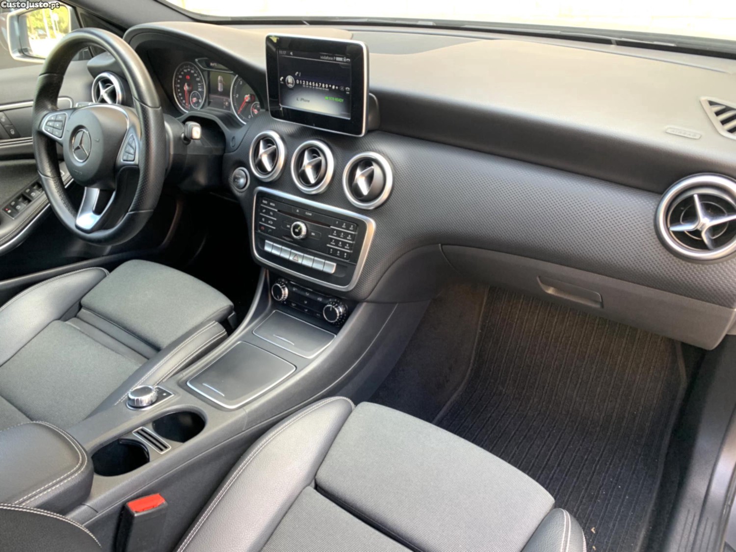 Mercedes-Benz A 180 D AUT Pack AMG 52 Mil Kms Nacional — fotografia 4