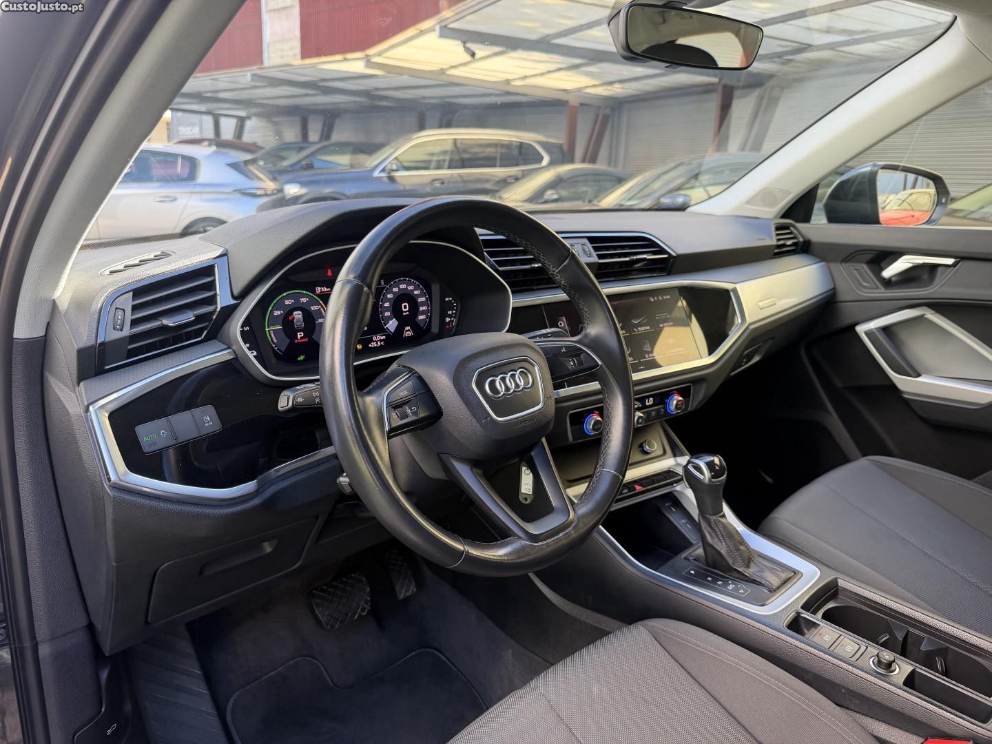 Audi Q3 45 TFSIe S line S tronic — fotografia 14