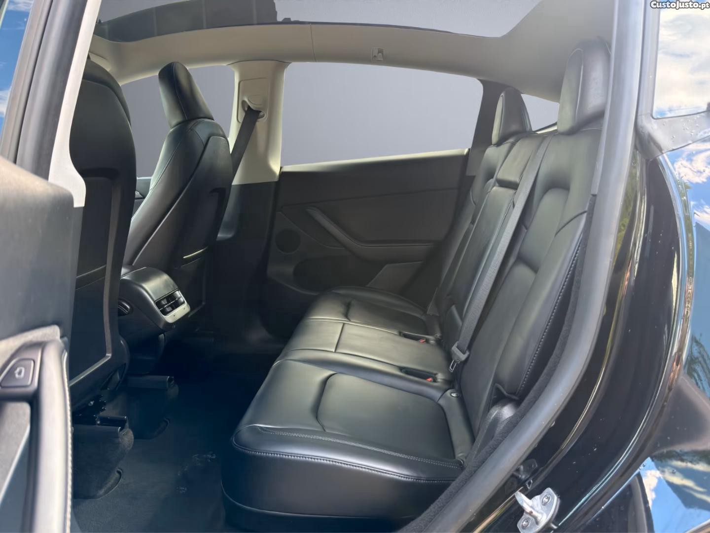 Tesla Model Y LONG RANGE DUAL MOTOR AWD 75KWh (AUTO) — fotografia 2