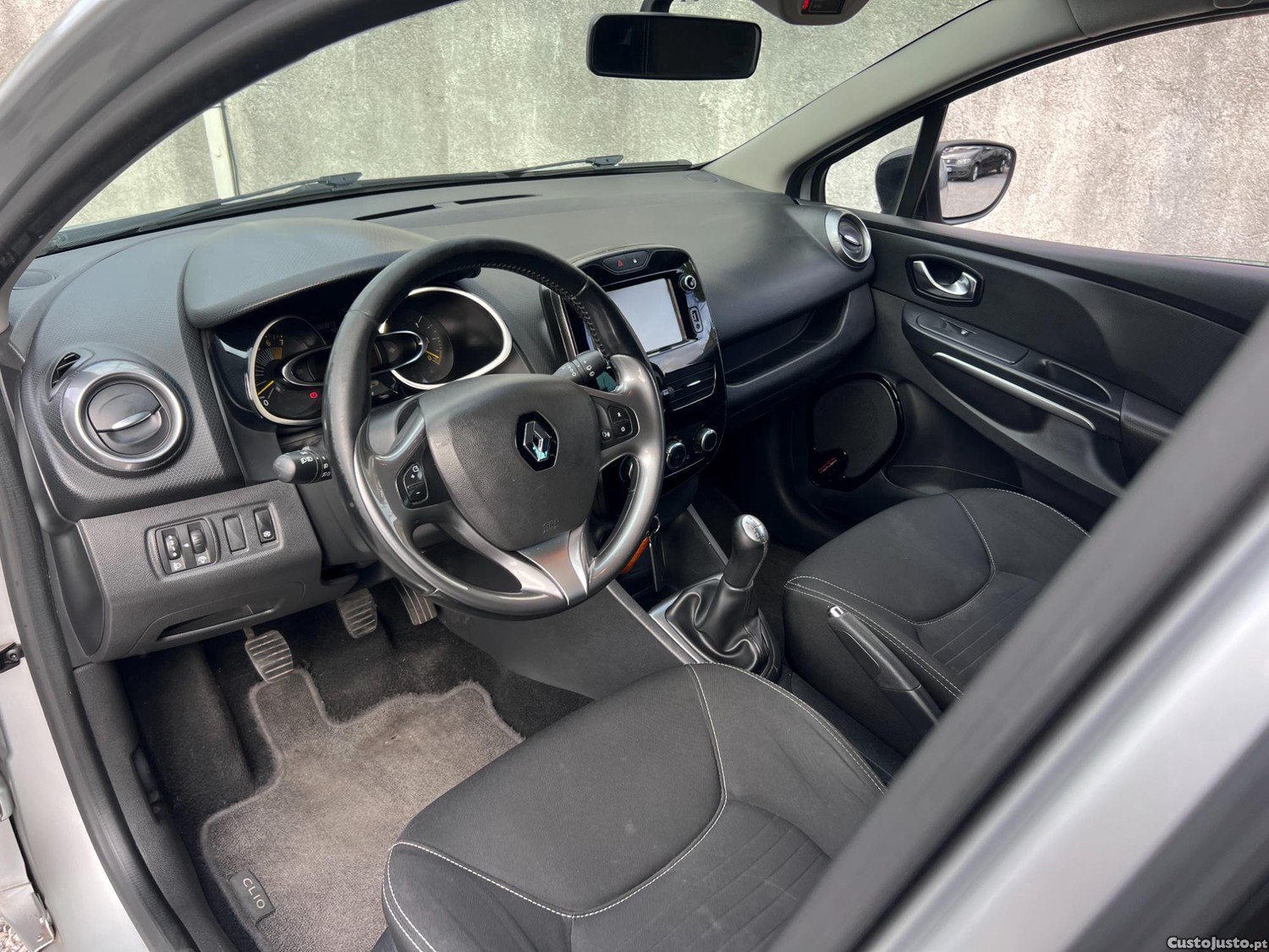Renault Clio Limited Edition — fotografia 8
