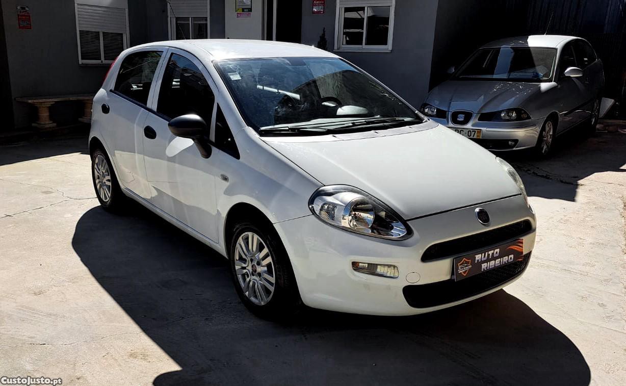Fiat Punto 1.3 M-Jet Easy S&S — fotografia 16