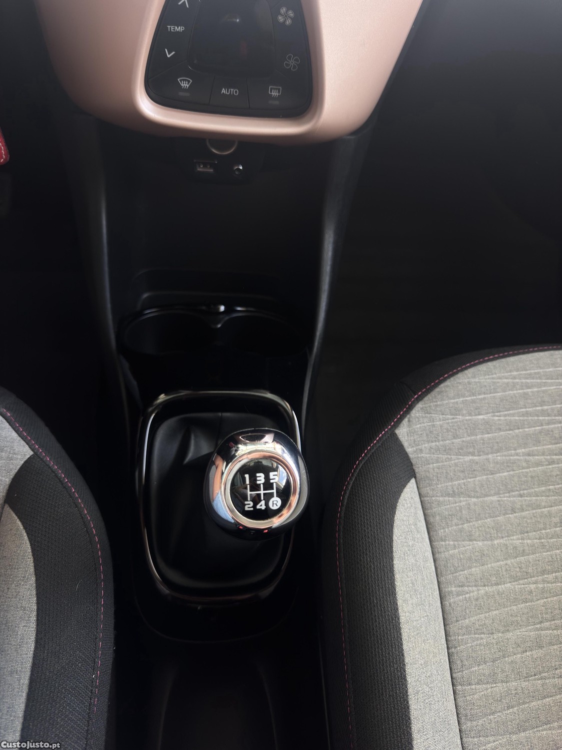 Citroën C1 1.0 VTi Elle — fotografia 8
