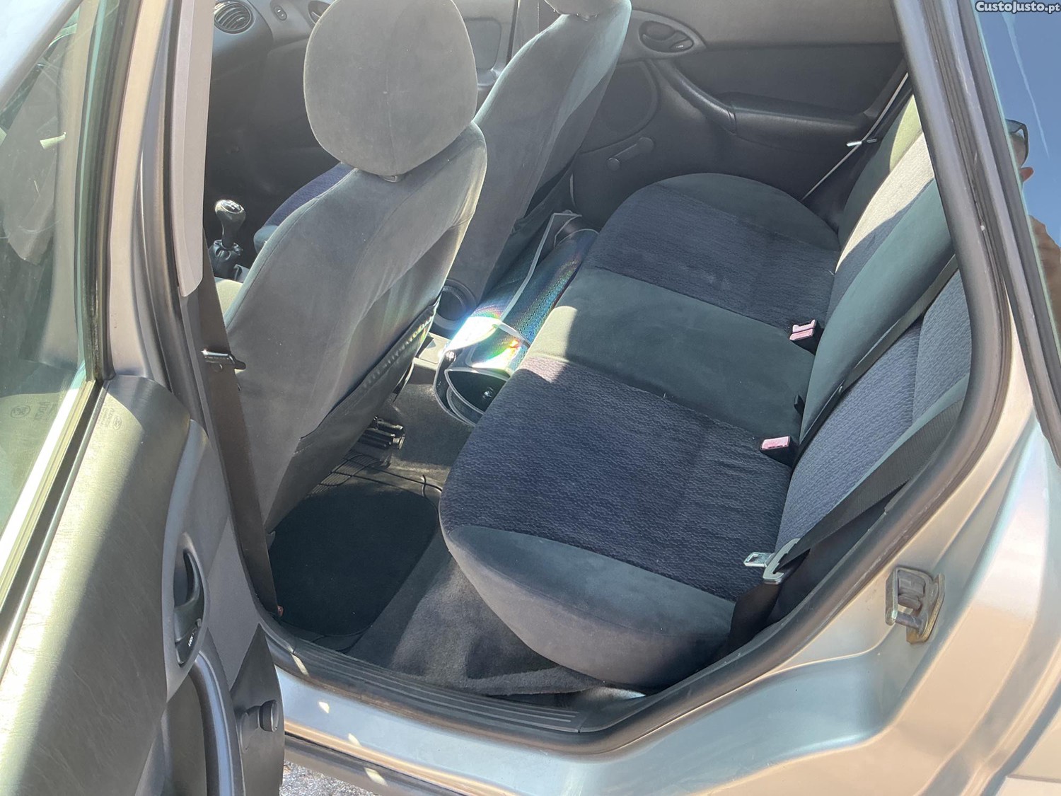 Ford Focus 1.4 Trend — fotografia 5