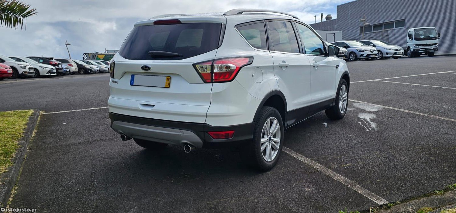 Ford Kuga 1.5 TDCi TITANIUM 120 CV - 2018 — fotografia 4