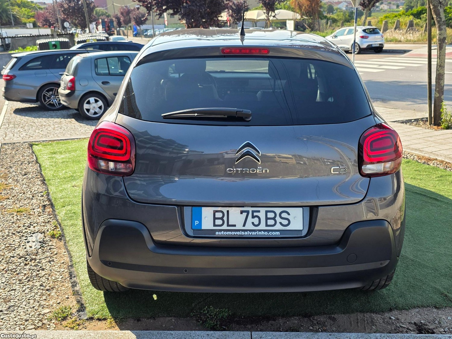 Citroën C3 1.2 PureTech Shine Pack — fotografia 3