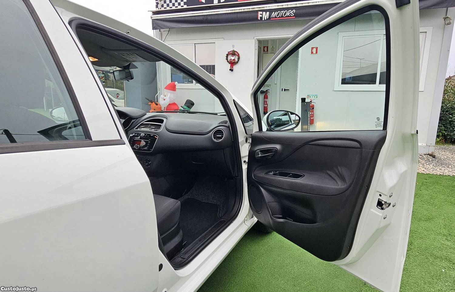 Fiat Punto 1.2 Lounge S&S Nacional — fotografia 7