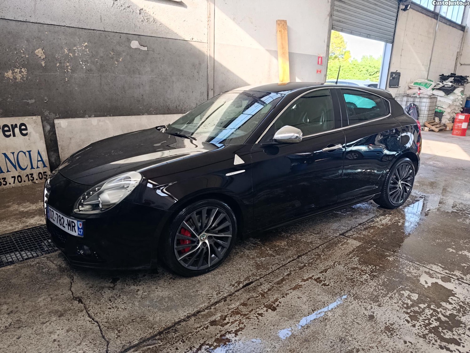 Alfa Romeo Giulietta 1750 TBI QV — fotografia 2