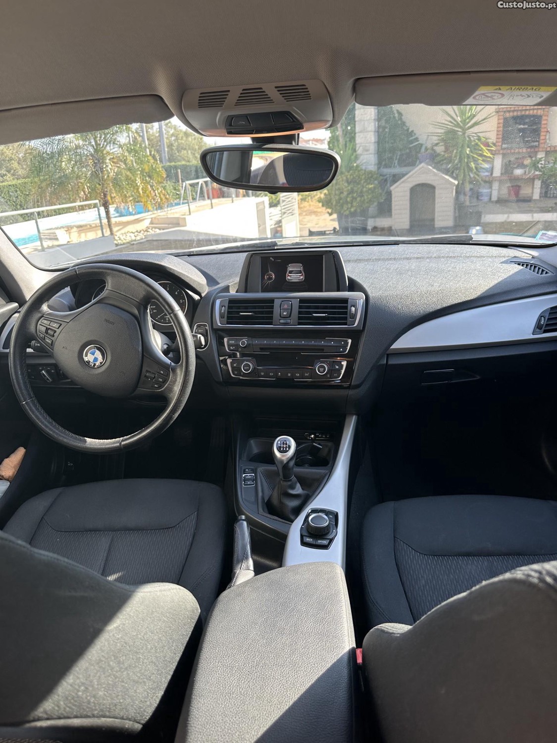 BMW 116 sedan — fotografia 3