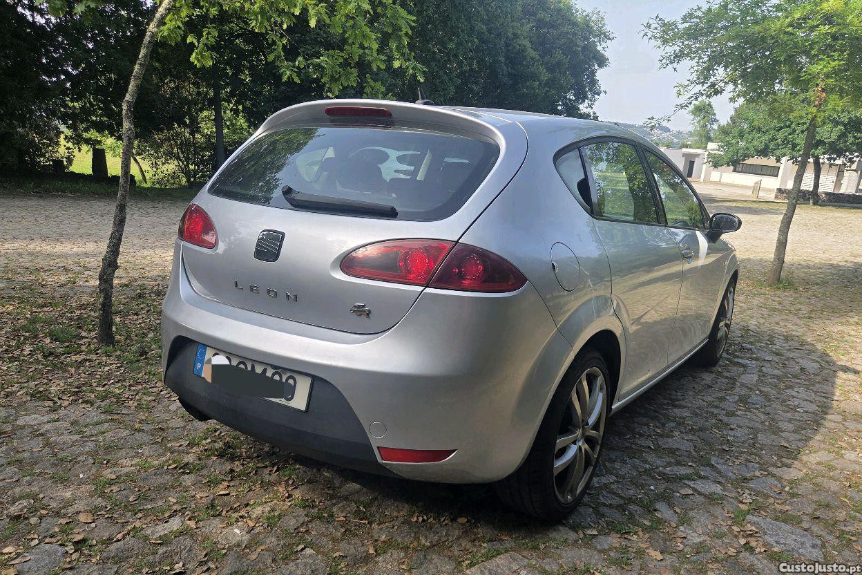 SEAT Leon 1.9 Tdi — fotografia 9