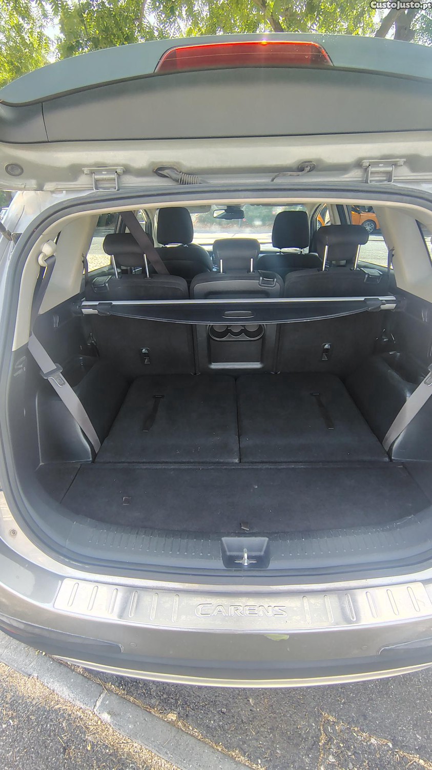 Kia Carens 7 l — fotografia 6