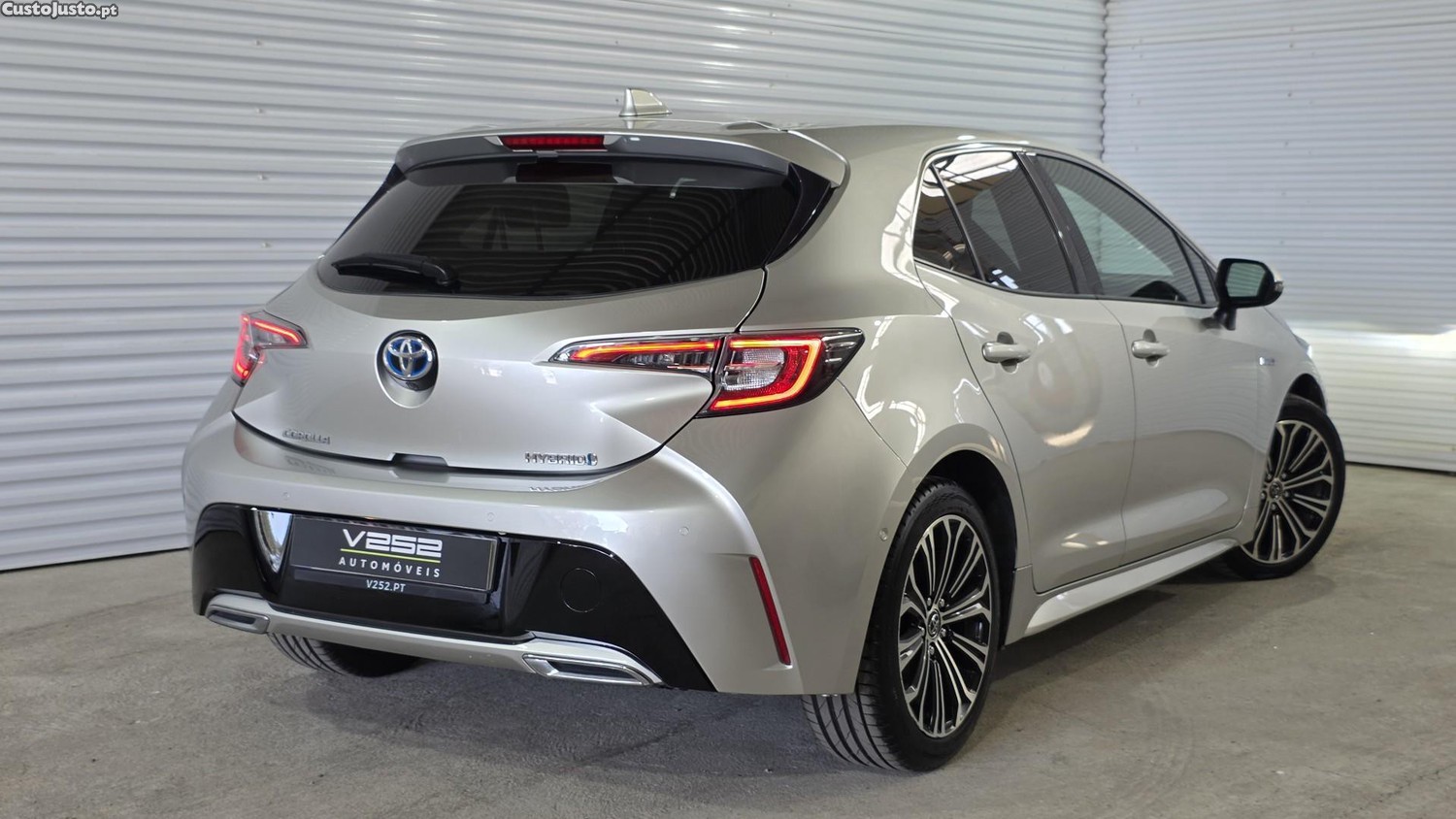Toyota Corolla 2.0 Hybrid Exclusive — fotografia 18