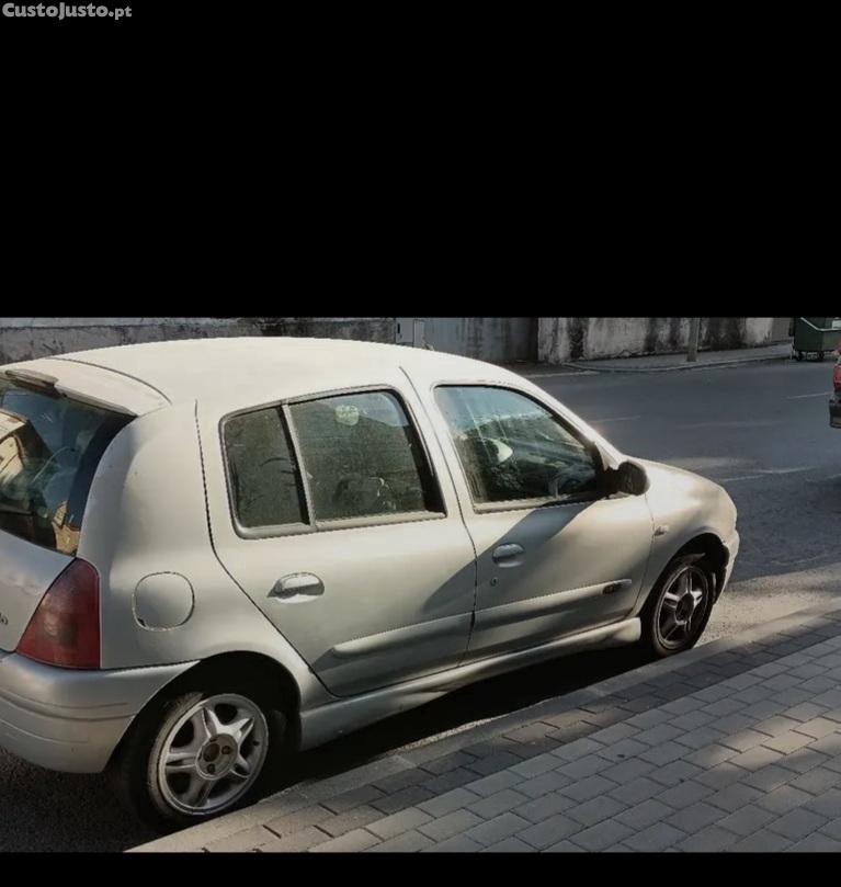 Renault 4 - Clio — fotografia 3