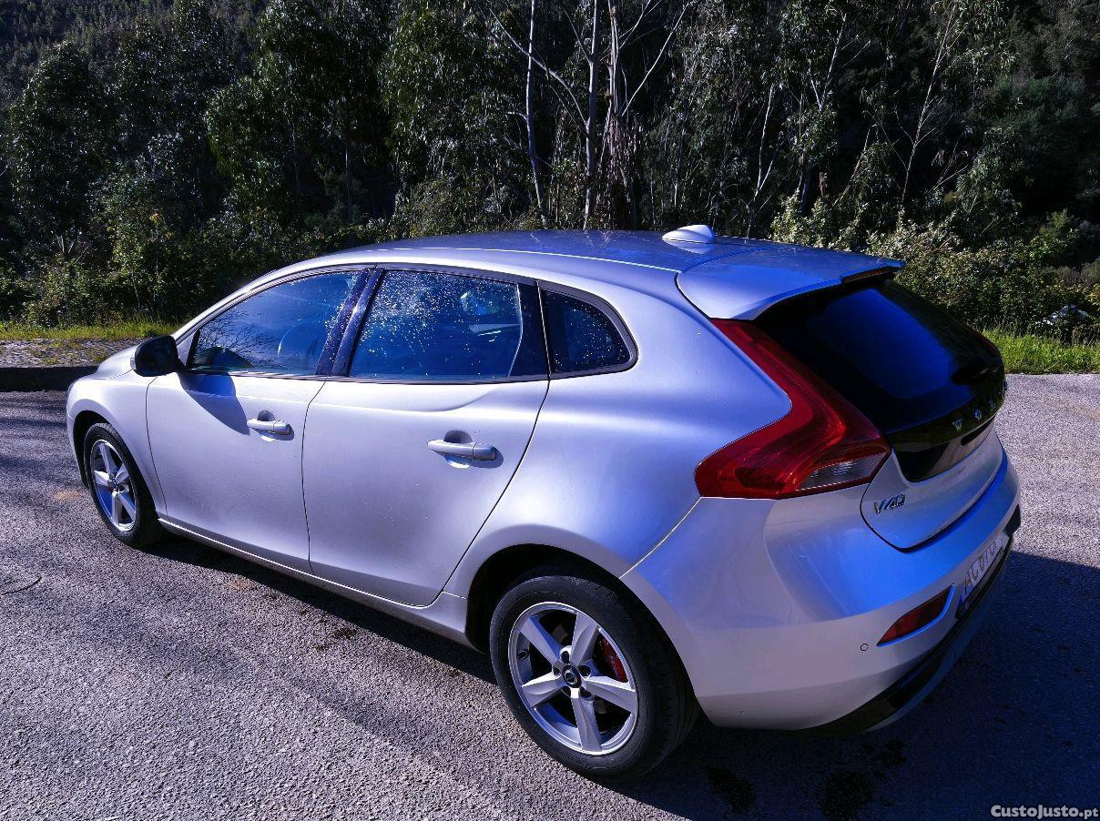 Volvo V40 D2 Momentum 2.0 177cv - 16 foto 3