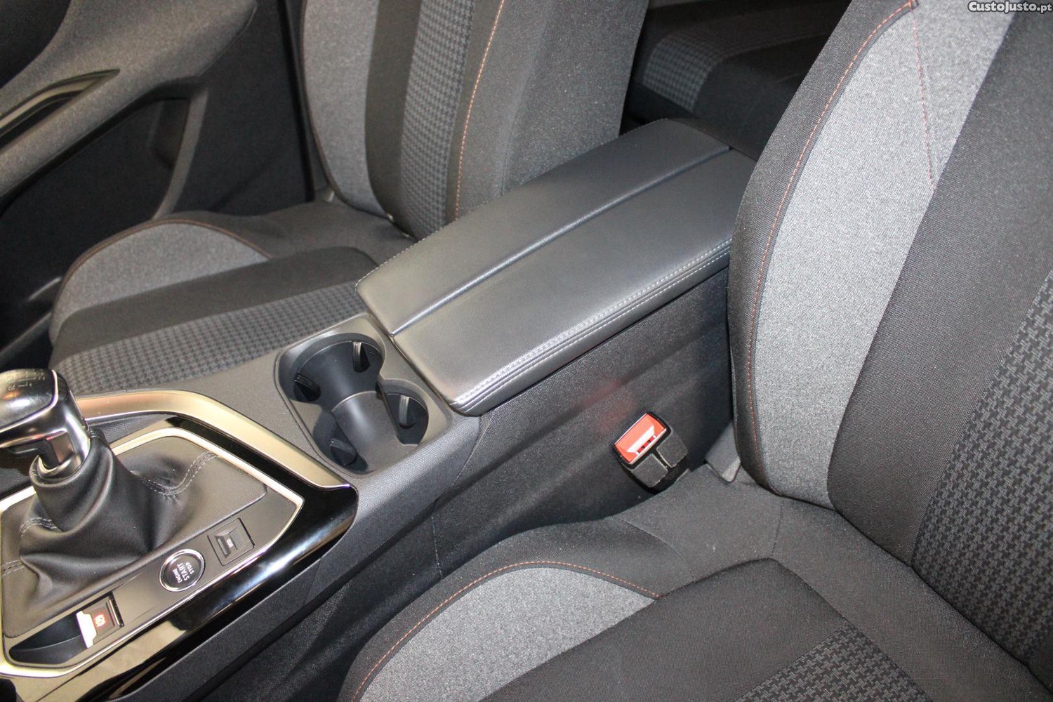 Peugeot 3008 1.5 BHDI ACTIVE — fotografia 9