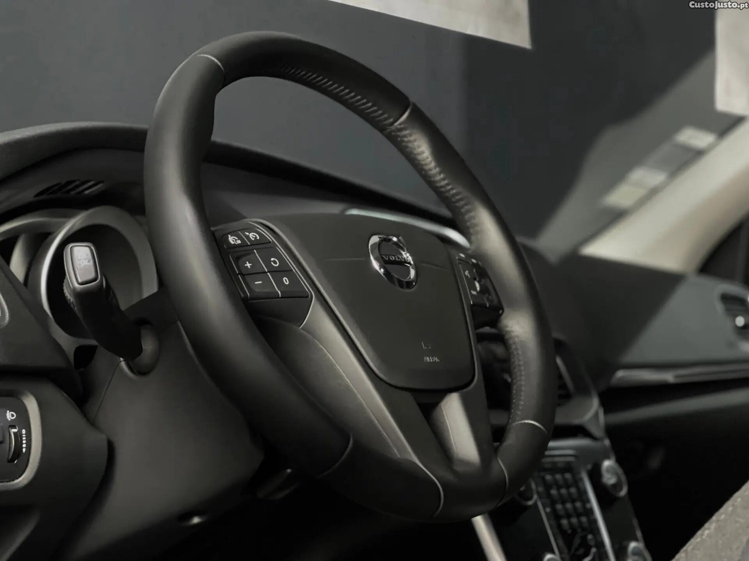 Volvo V40 2.0 D2 Kinetic Eco — fotografia 8
