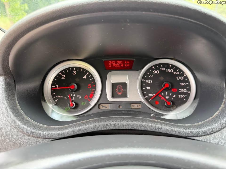 Renault Clio III 1.5DCI c/ac Comercial/1 dono — fotografia 3