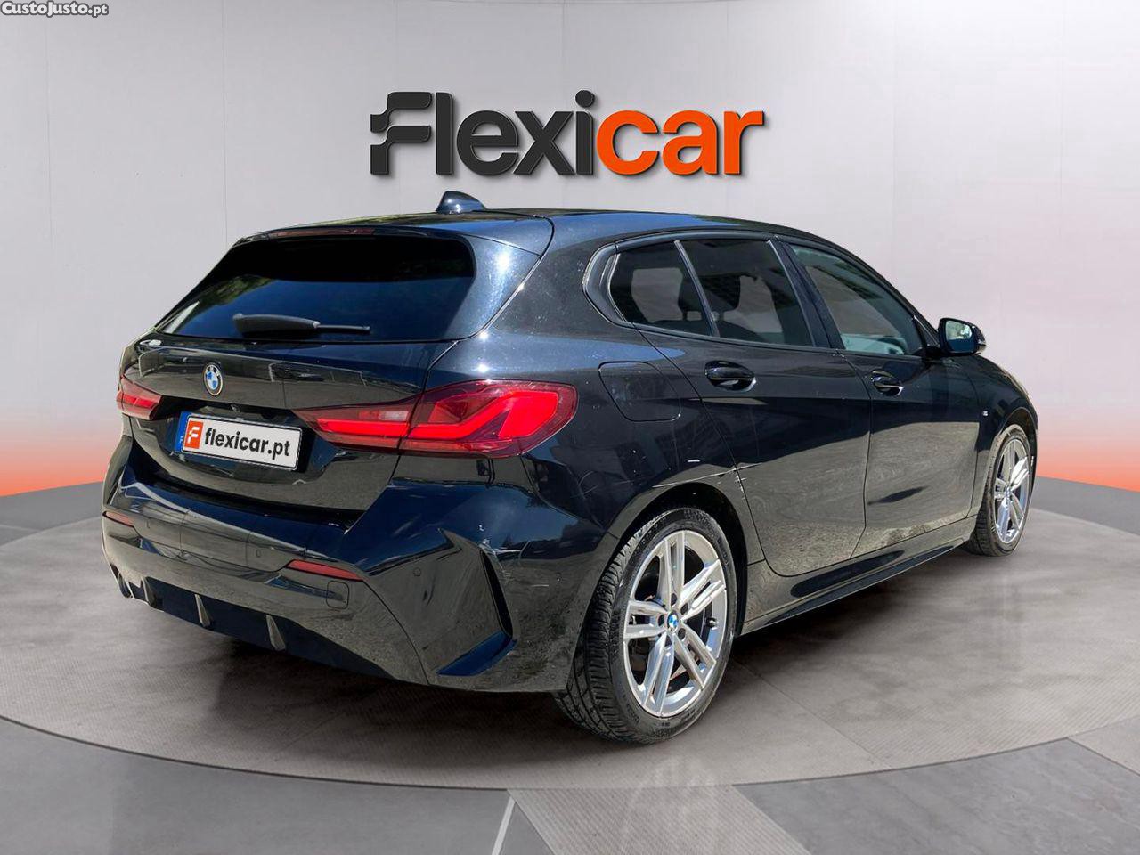 BMW 116 d Pack Desportivo M Auto — fotografia 13