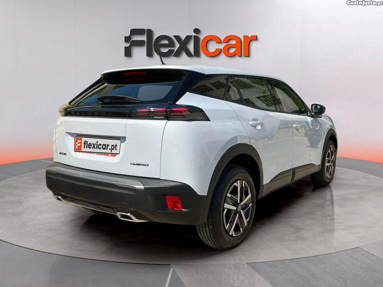 Peugeot 2008 1.2 Hybrid Style e-DCS6 — fotografia 11