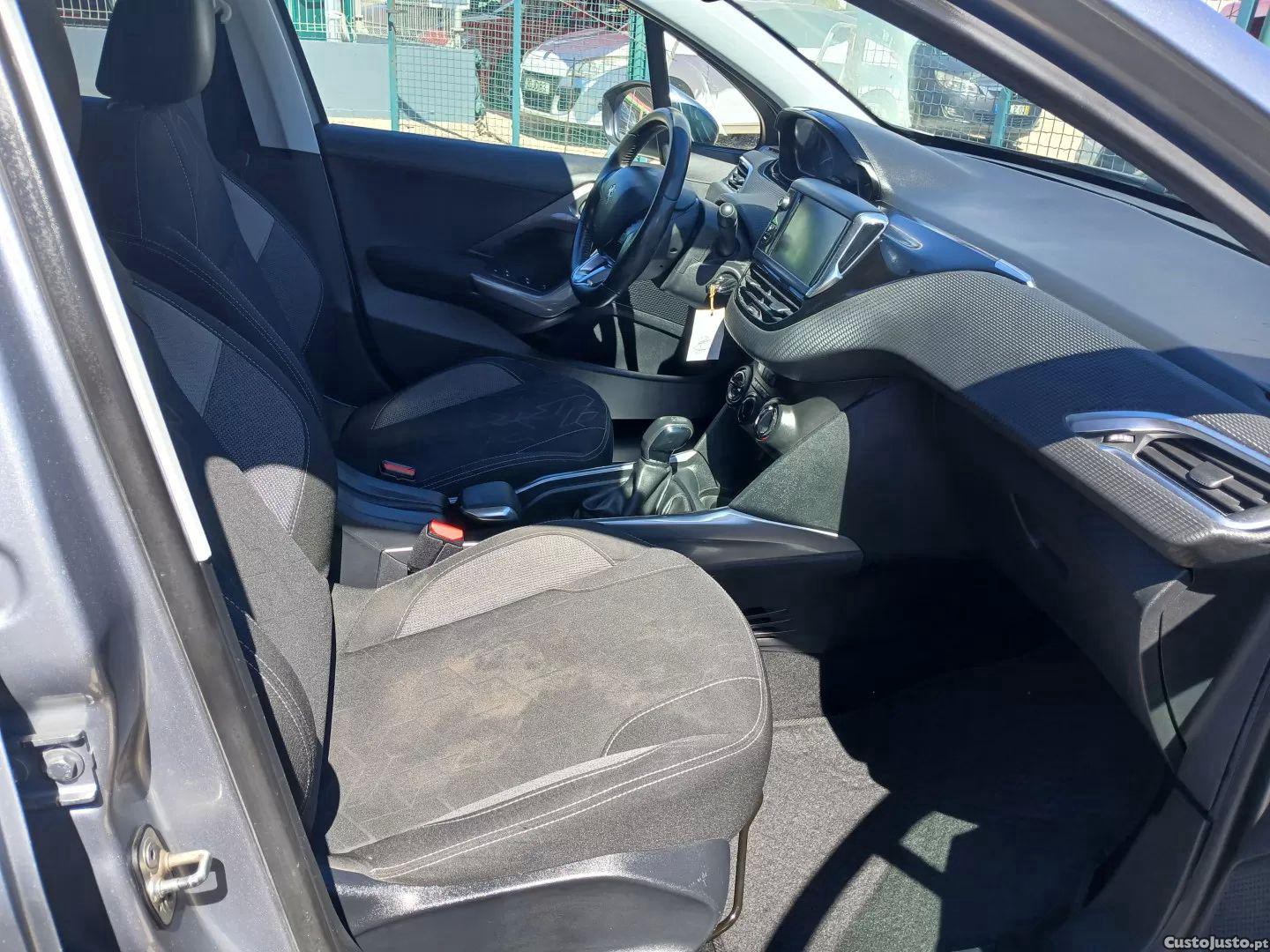 Peugeot 2008 1.2 puretech style — fotografia 3
