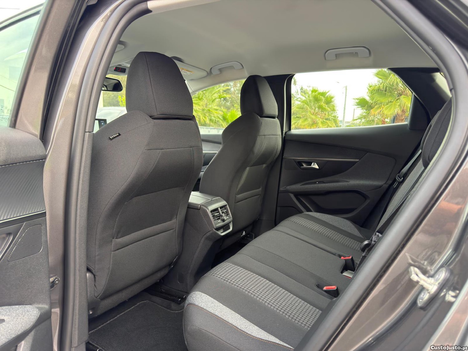 Peugeot 3008 1.5 BlueHDi Active Pack — fotografia 10