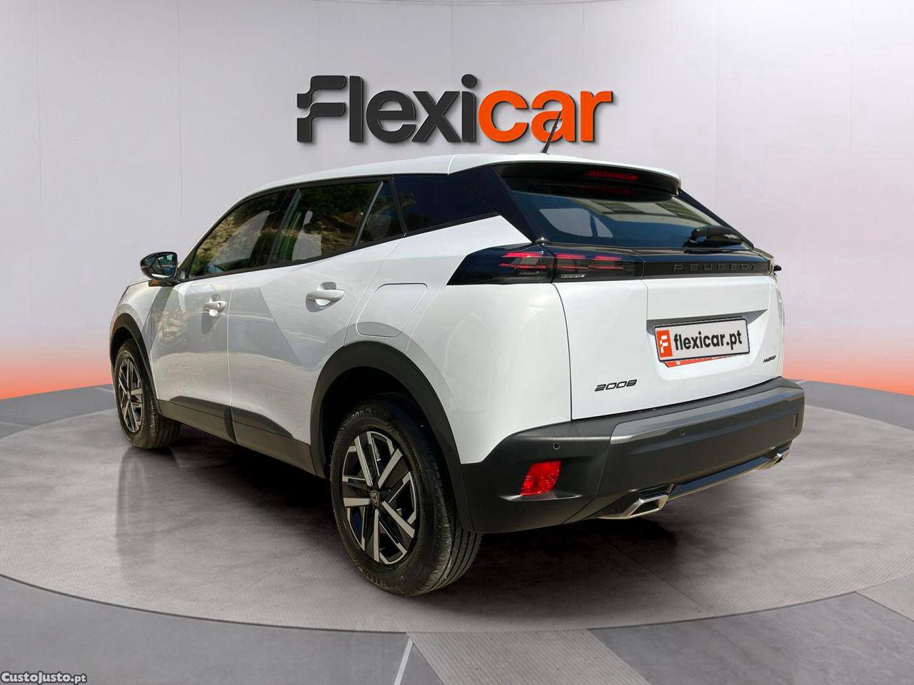 Peugeot 2008 1.2 Hybrid Style e-DCS6 — fotografia 14