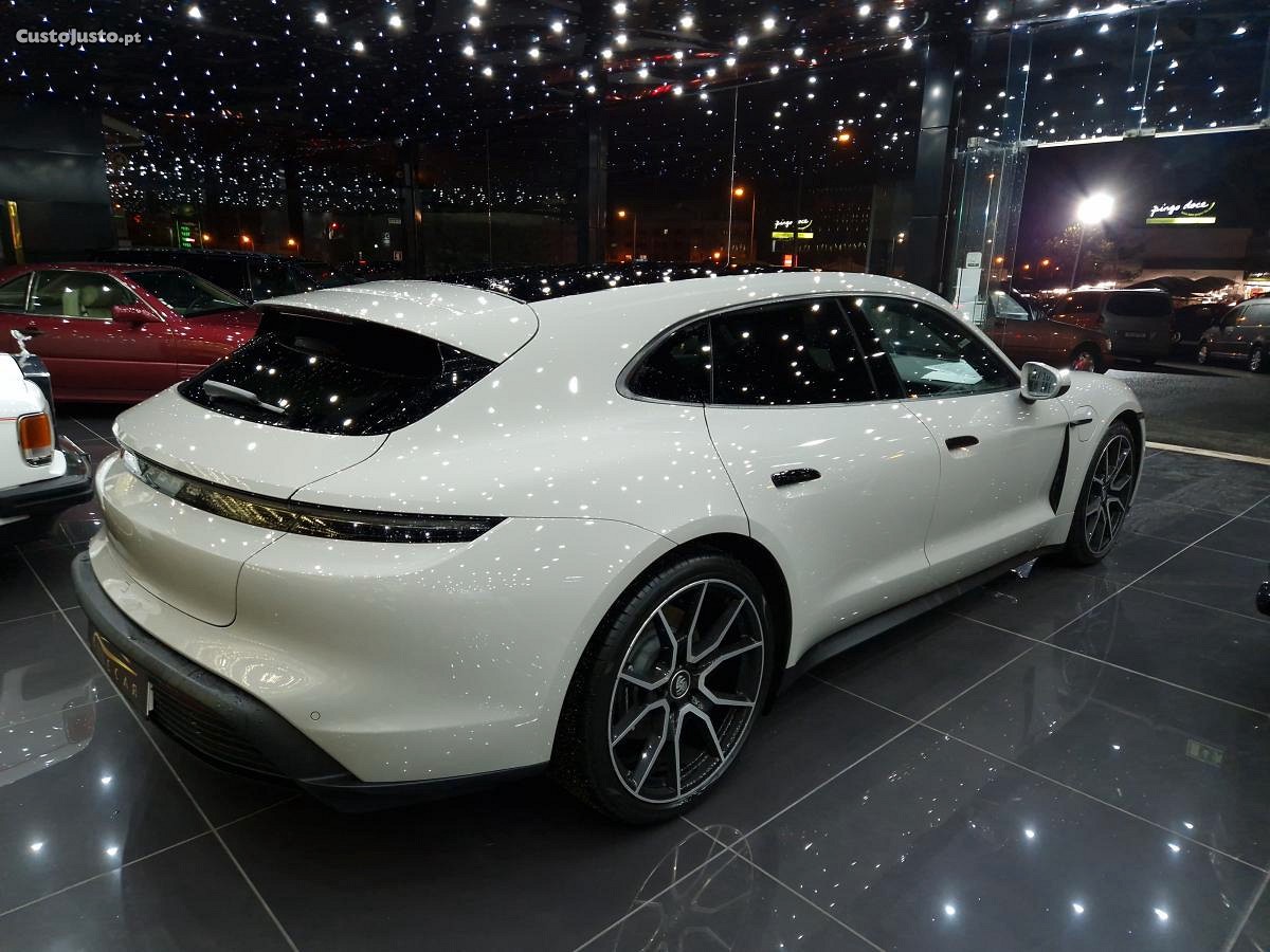 Porsche Taycan Sport Turismo — fotografia 8