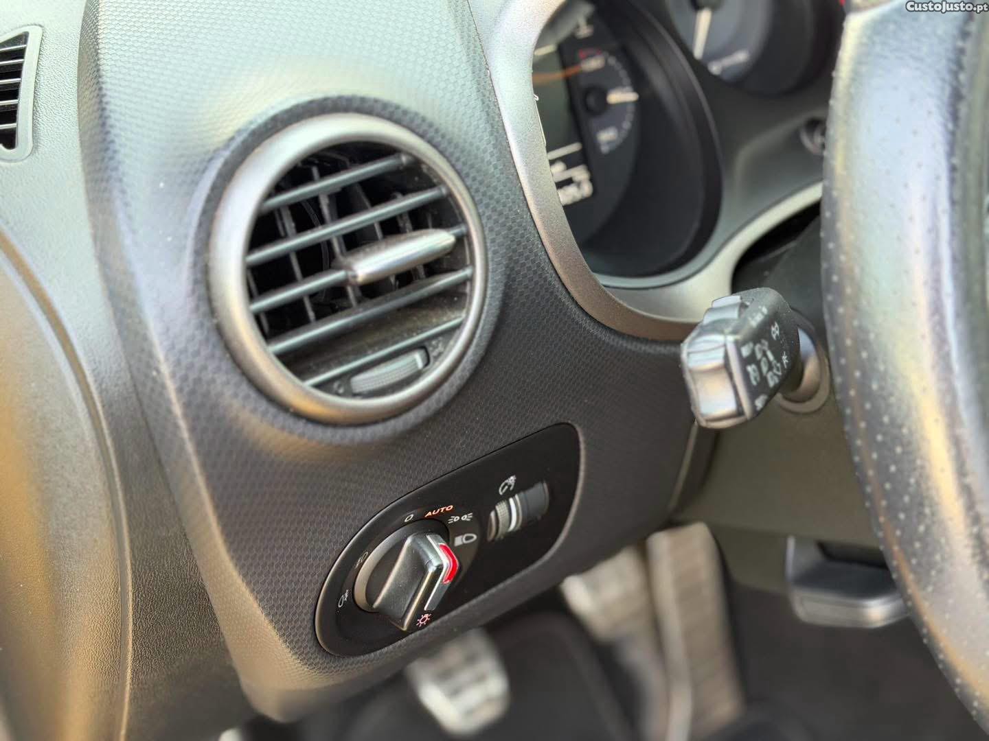 SEAT Leon 2.0 TSi Cupra R — fotografia 6