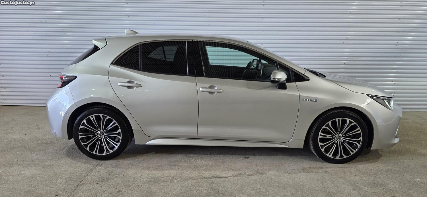 Toyota Corolla 2.0 Hybrid Exclusive — fotografia 16