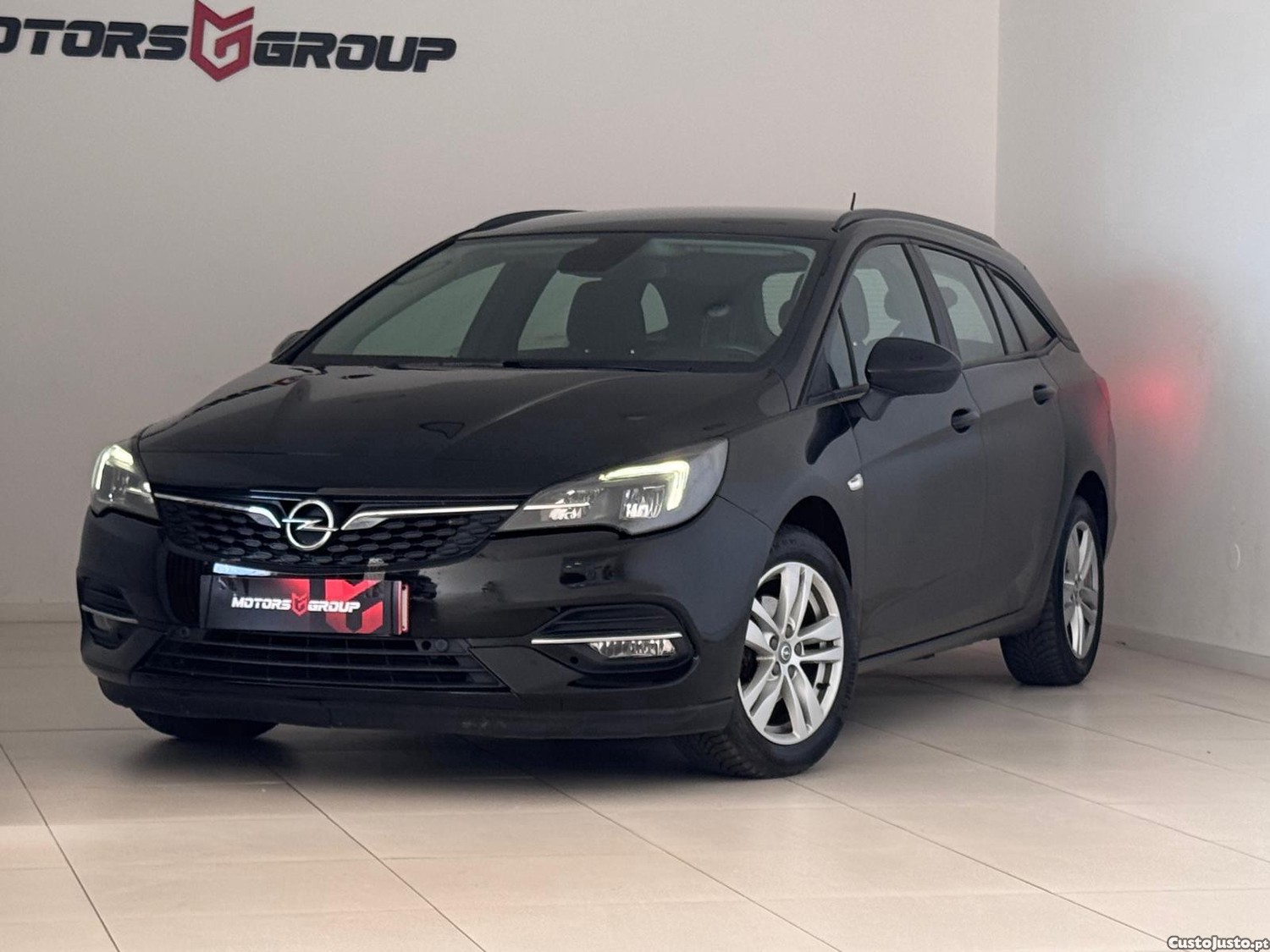 Opel Astra Sports Tourer 1.2 T Edition — fotografia 12