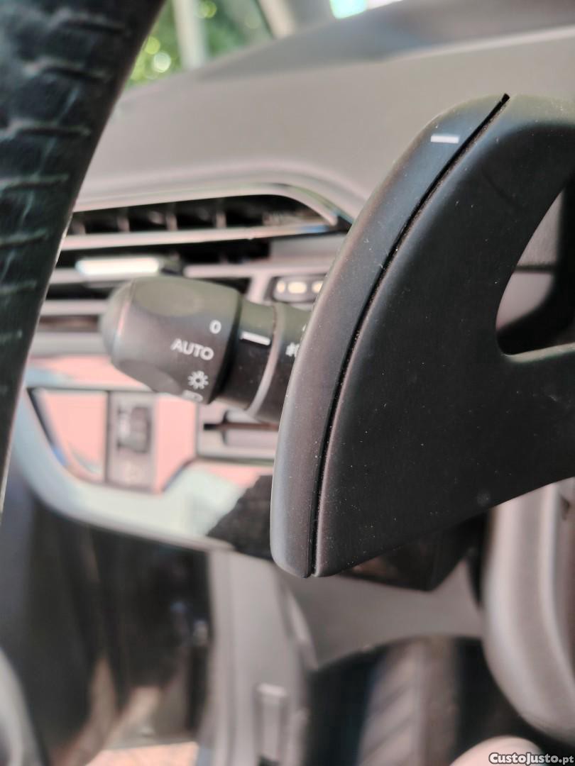 Citroën C4 Grand Picasso 1.6 BLUE HDI 120CV AUTO 7 LUGARES — fotografia 2