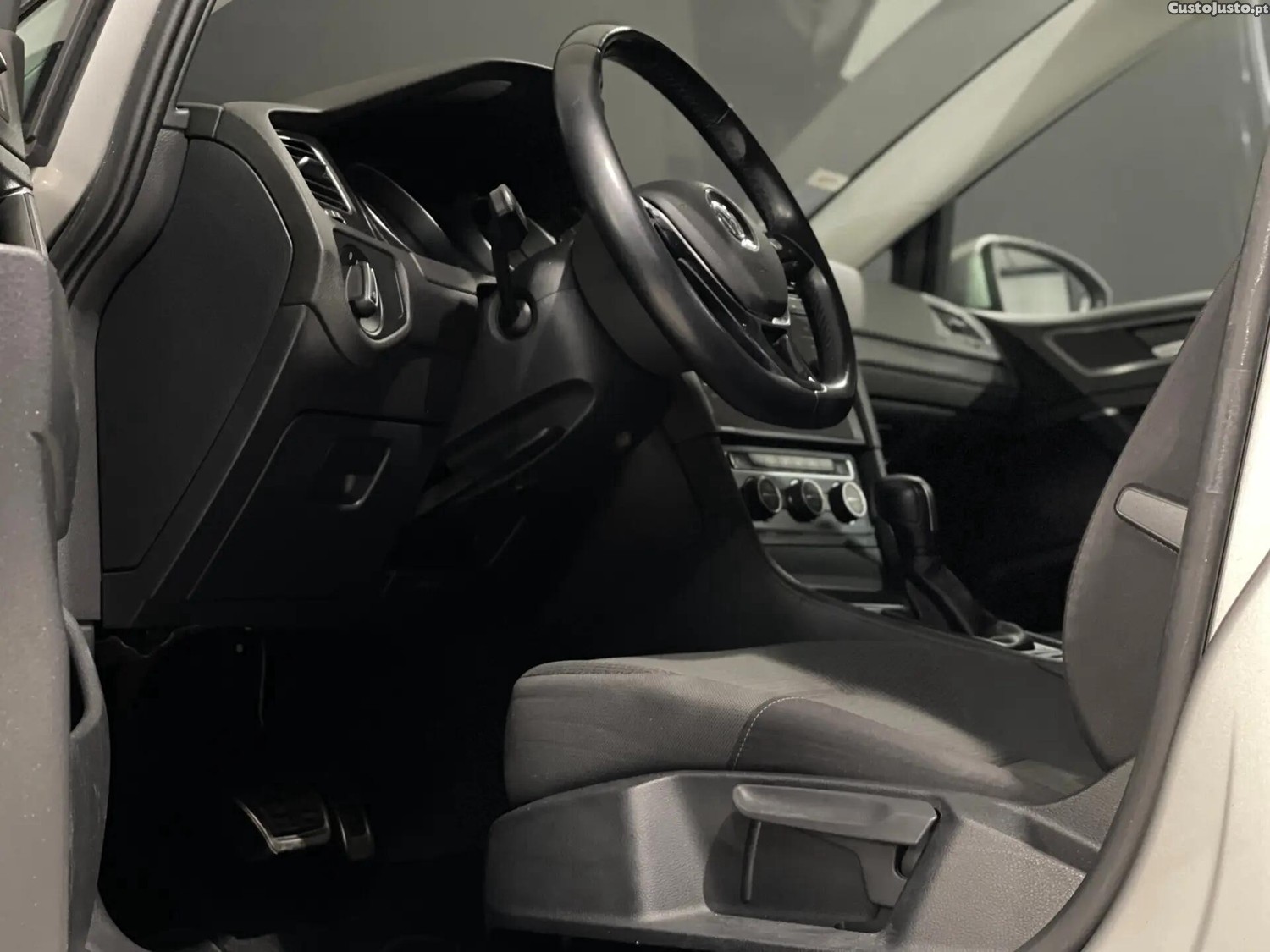Volkswagen Golf 1.5 TSI Stream DSG — fotografia 11