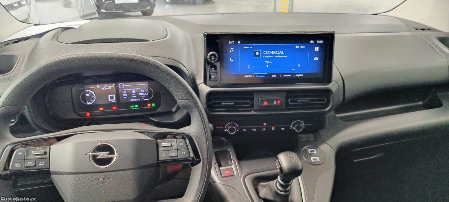 Peugeot 3008 1.6 Hybrid GT e-EAT8 — fotografia 10