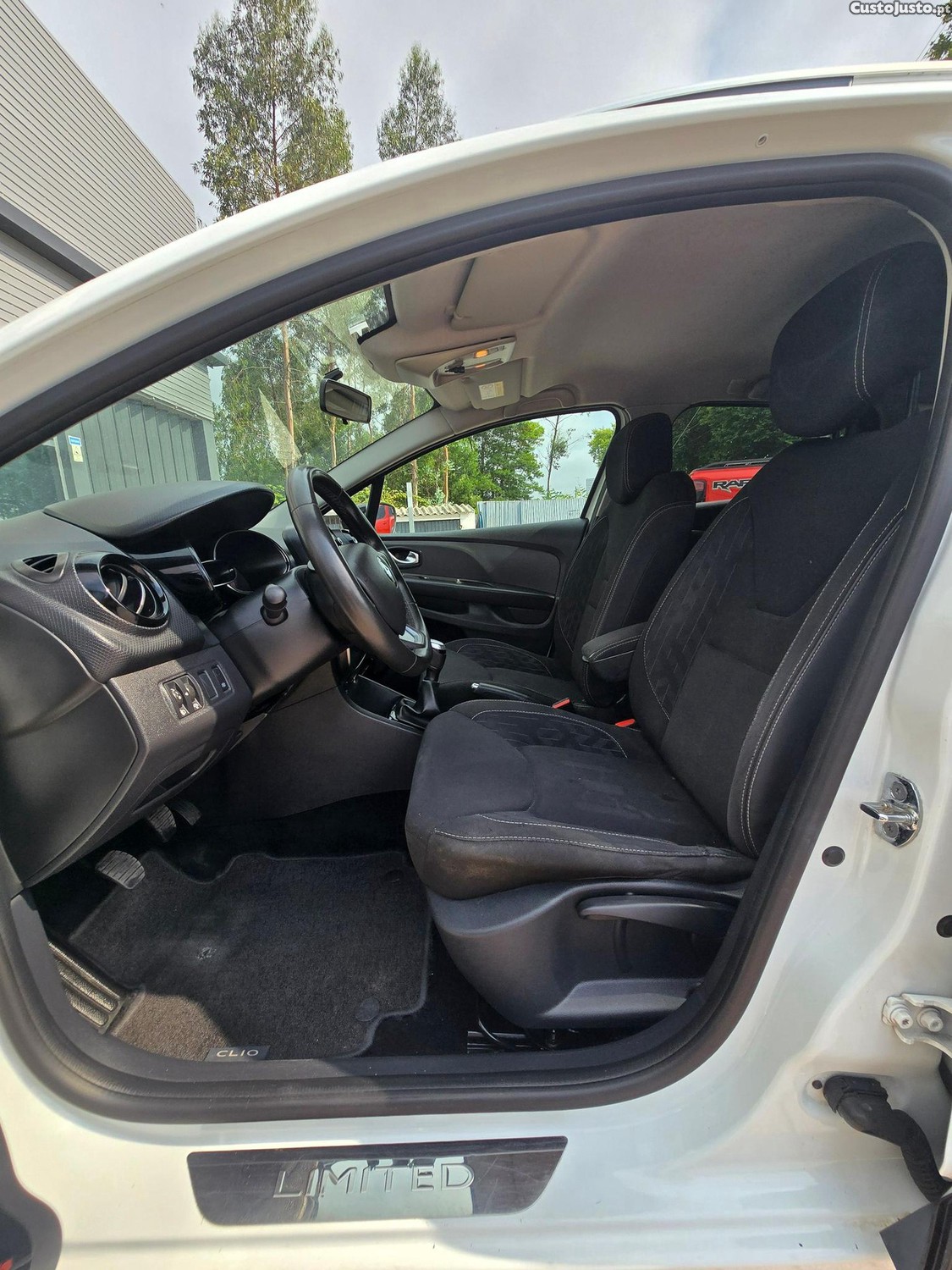 Renault Clio 1.5 dCi Limited Edition — fotografia 16