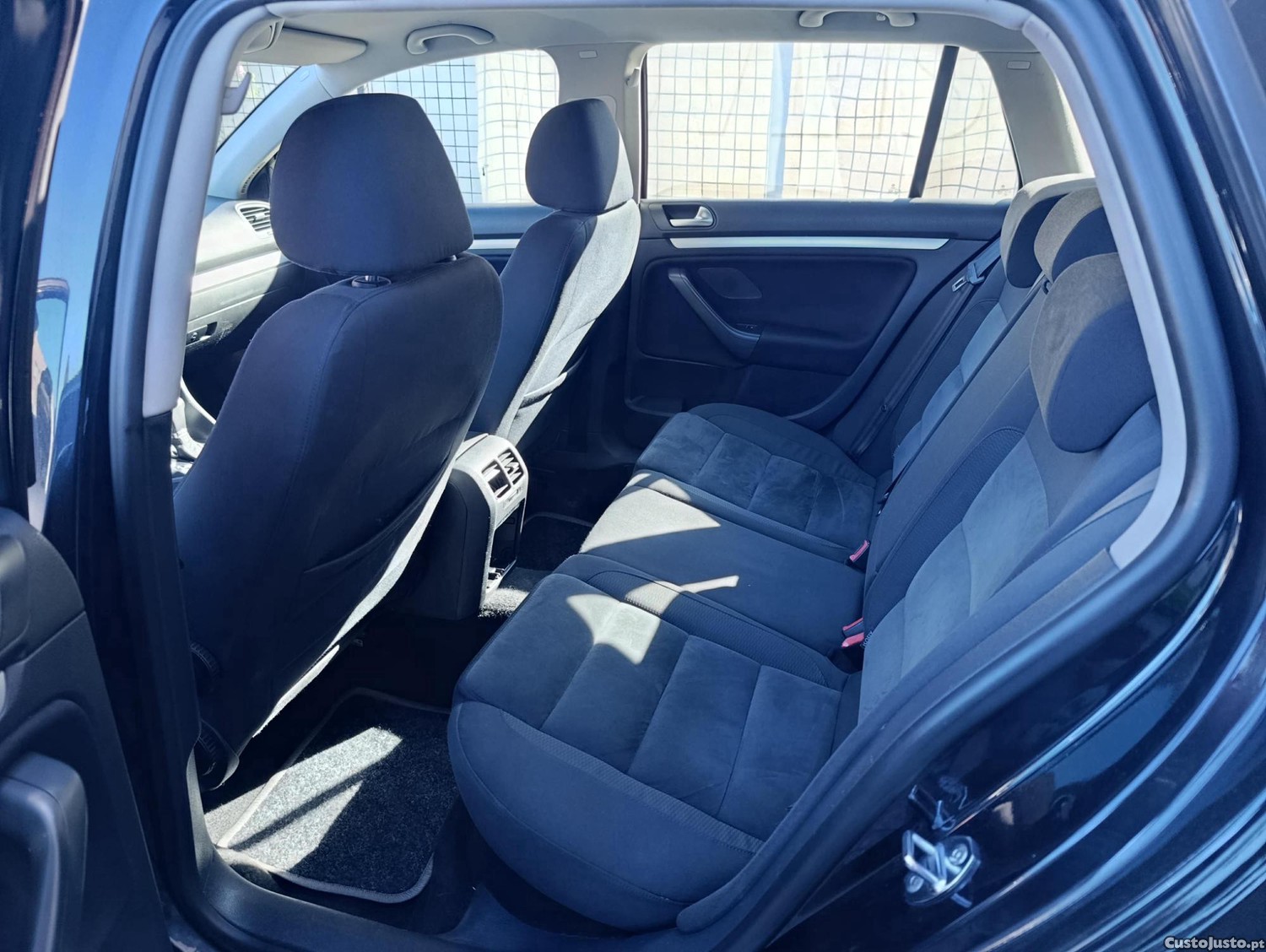Volkswagen Golf 1.6 TDI AUTOMÁTICO — fotografia 7