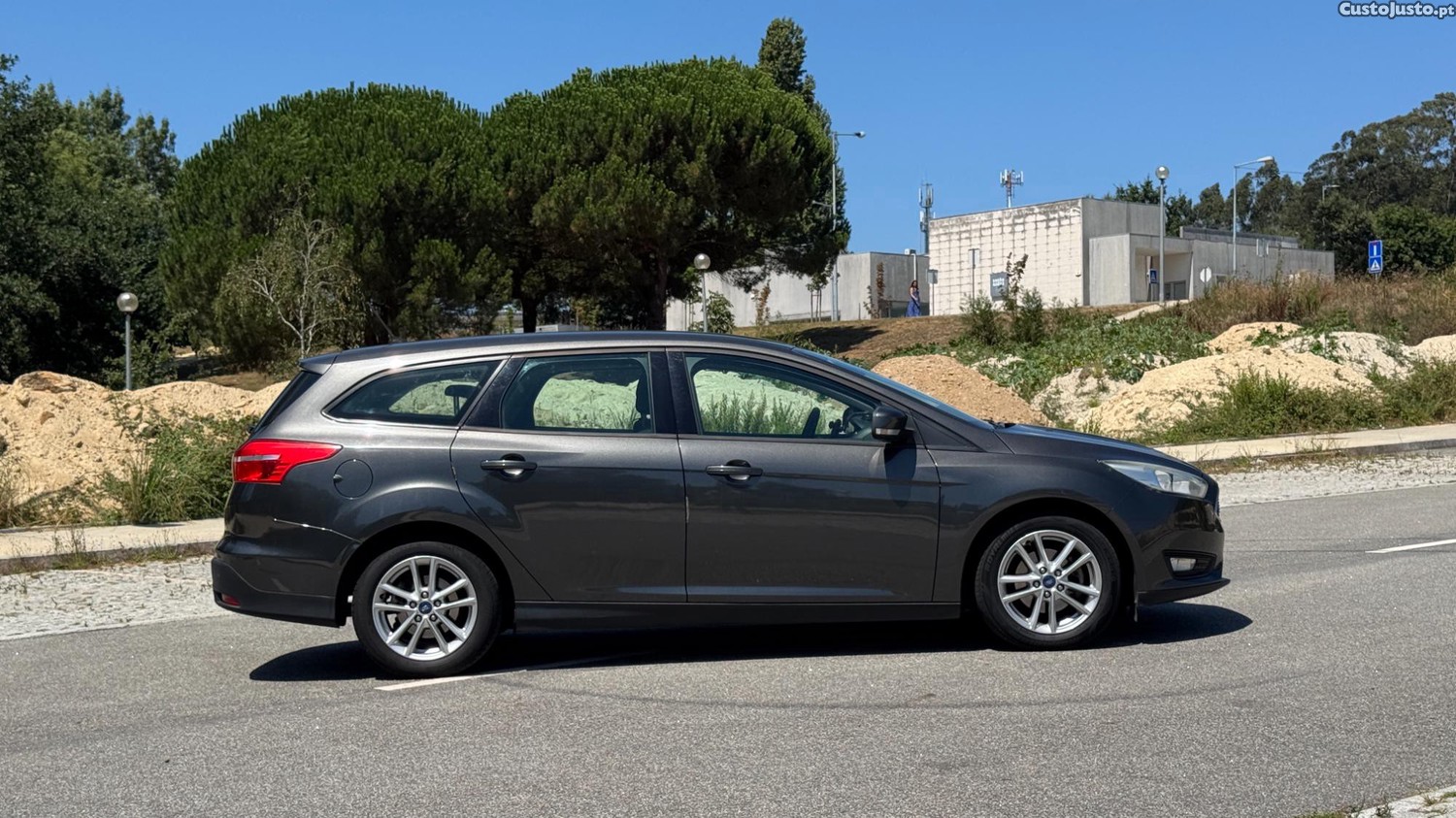 Ford Focus SW 1.5 TDCI TREND+ — fotografia 6