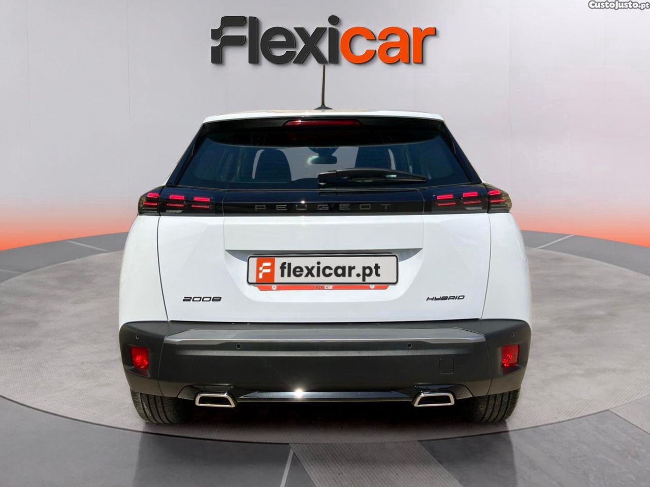 Peugeot 2008 1.2 Hybrid Style e-DCS6 — fotografia 13