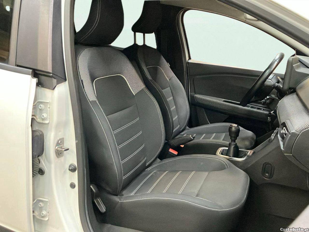 Dacia Jogger 1.0 TCe 90 ECO-G — fotografia 11
