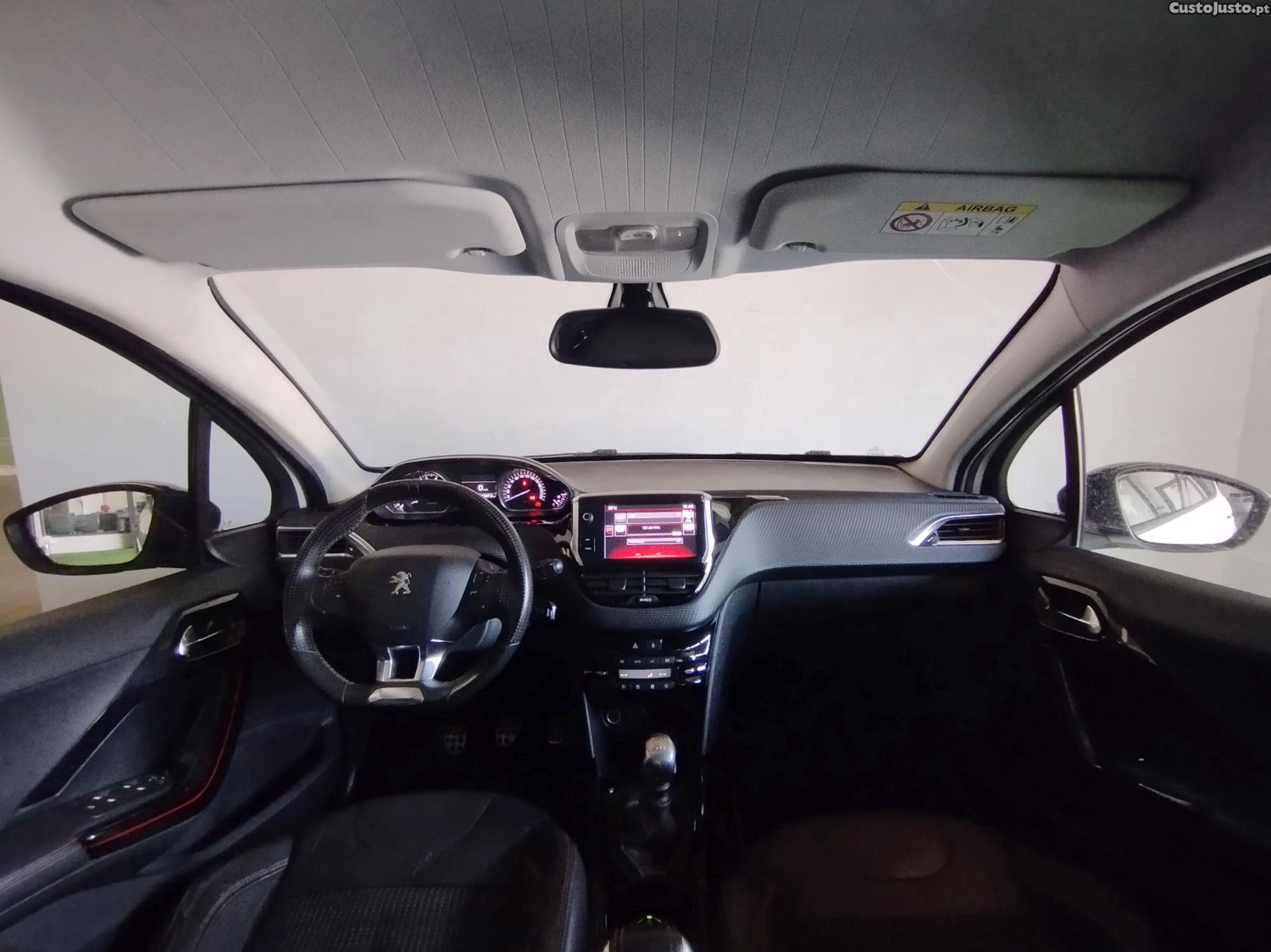 Peugeot 2008 1.2 PureTech GT Line — fotografia 4