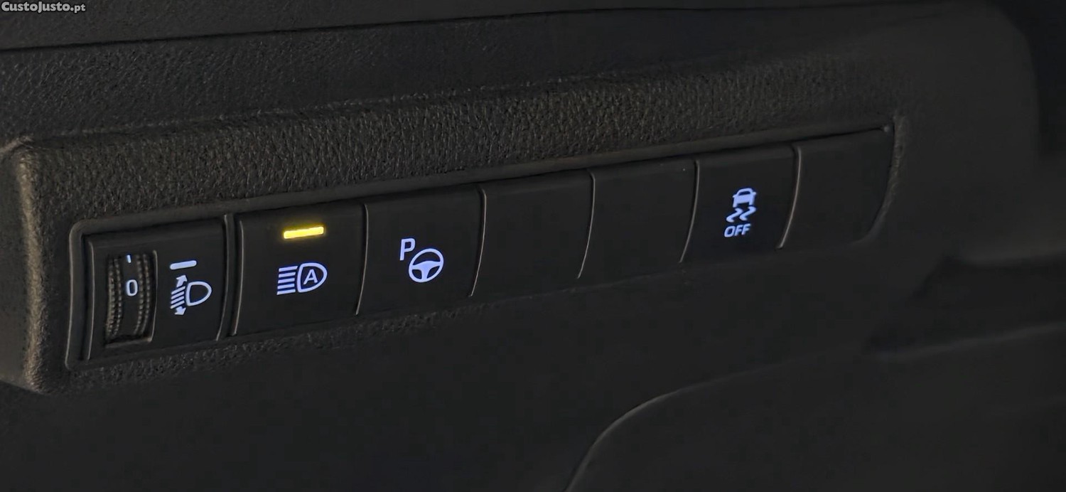Toyota Corolla 2.0 Hybrid Exclusive — fotografia 13