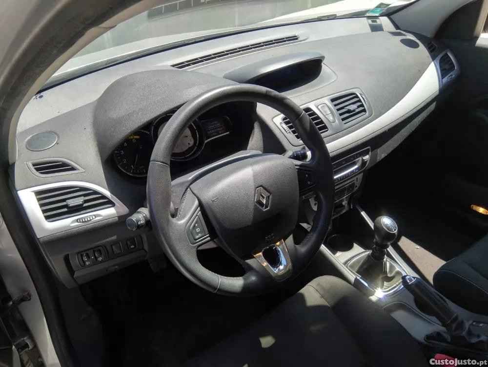Renault Mégane 1.6 dCi (BZ00, BZ12, BZ13) (96 kW / 130 cv) [04.2011 - 08.2015] - 14 foto 4