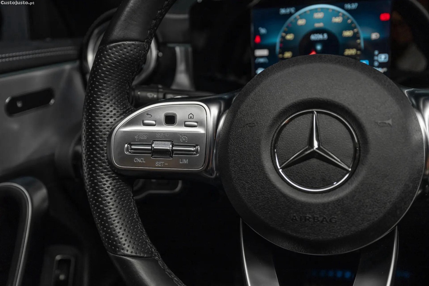 Mercedes-Benz CLA 250 e Shooting Brake AMG Line — fotografia 16