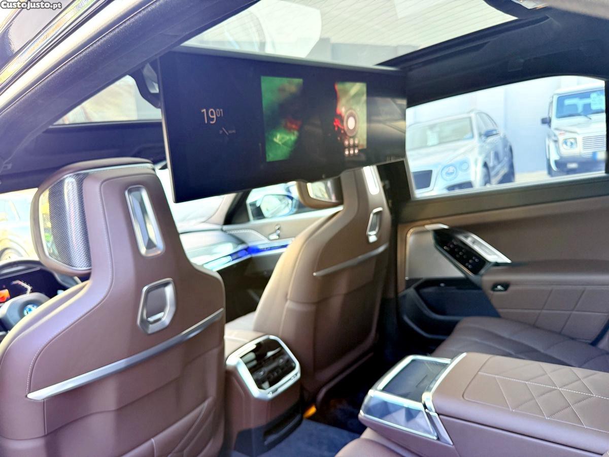 BMW 760 Me X-Drive — fotografia 18