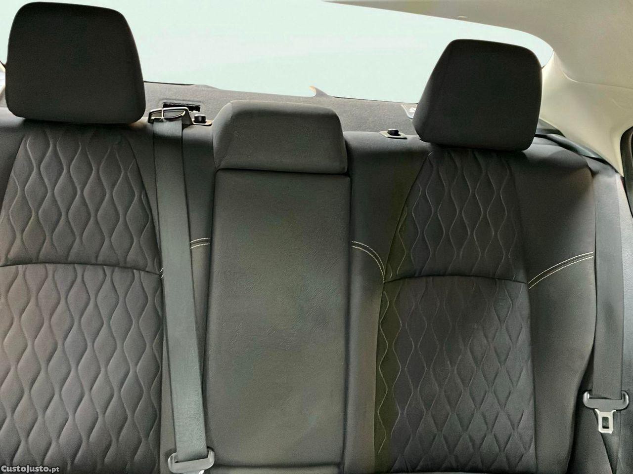 Toyota Corolla 1.5 VVT COMFORT — fotografia 9