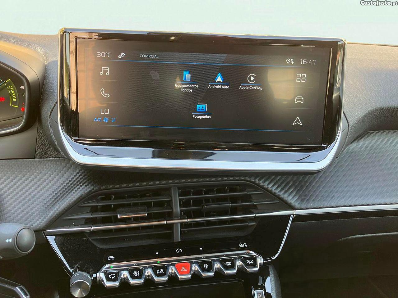 Peugeot 2008 1.2 Hybrid Style e-DCS6 — fotografia 5