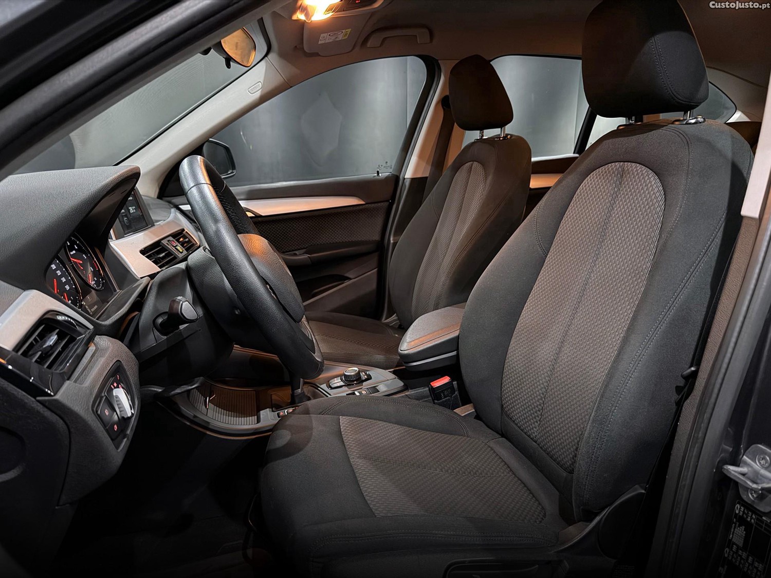 BMW X1 16 d sDrive Auto — fotografia 11