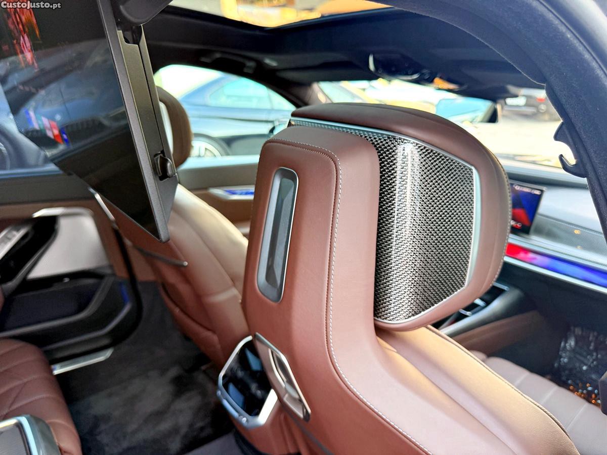 BMW 760 Me X-Drive — fotografia 27