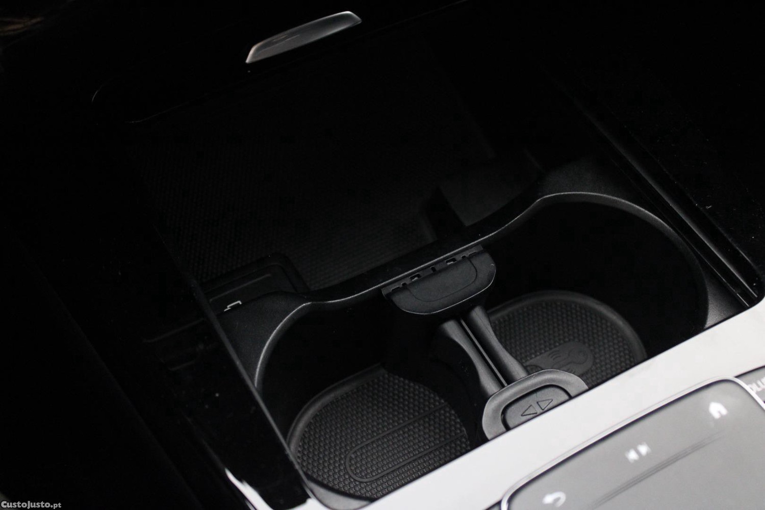 Mercedes-Benz A 250 E AMG PLUGIN (AUTO) — fotografia 30